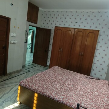 Bedroom in 2.5 BHK Villa at Sector 21 – for Rent