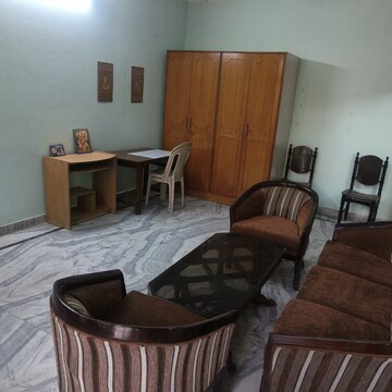 Building Lobby in 2.5 BHK Villa at Sector 21 – for Rent