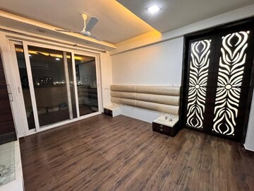 Room in 3 BHK Apartment at Sector 10 Dwarka – for Rent