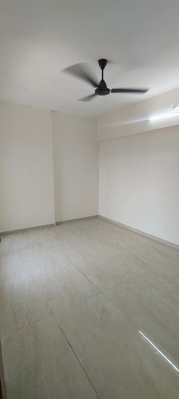 Room in 2 BHK Apartment at Andheri West – for Rent