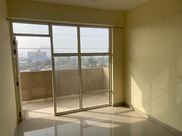 2 BHK Apartment For Rent in Pyramid Heights, Sector 85
