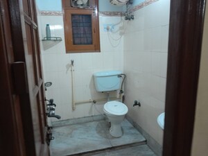 Master Bedroom in 5 BHK Independent House at RWA Apartments Sector 40, Sector 40 – for Sale