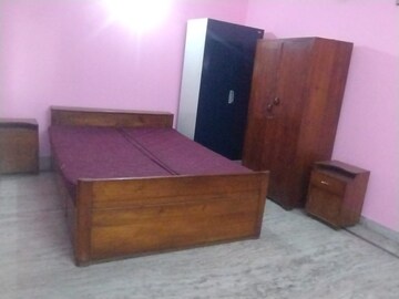 Master Bedroom in 5 BHK Independent House at RWA Apartments Sector 40, Sector 40 – for Sale