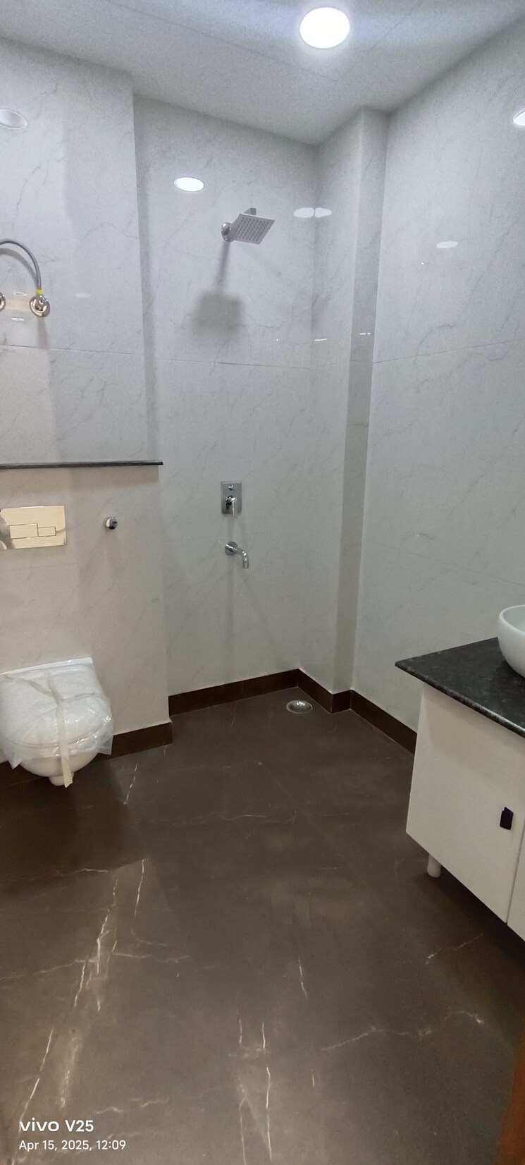 Bathroom, tirupati-complex-vaishali 4 Bedroom 2200 Sq.Ft. Builder Floor In Vaishali Sector 3 Ghaziabad 8485716