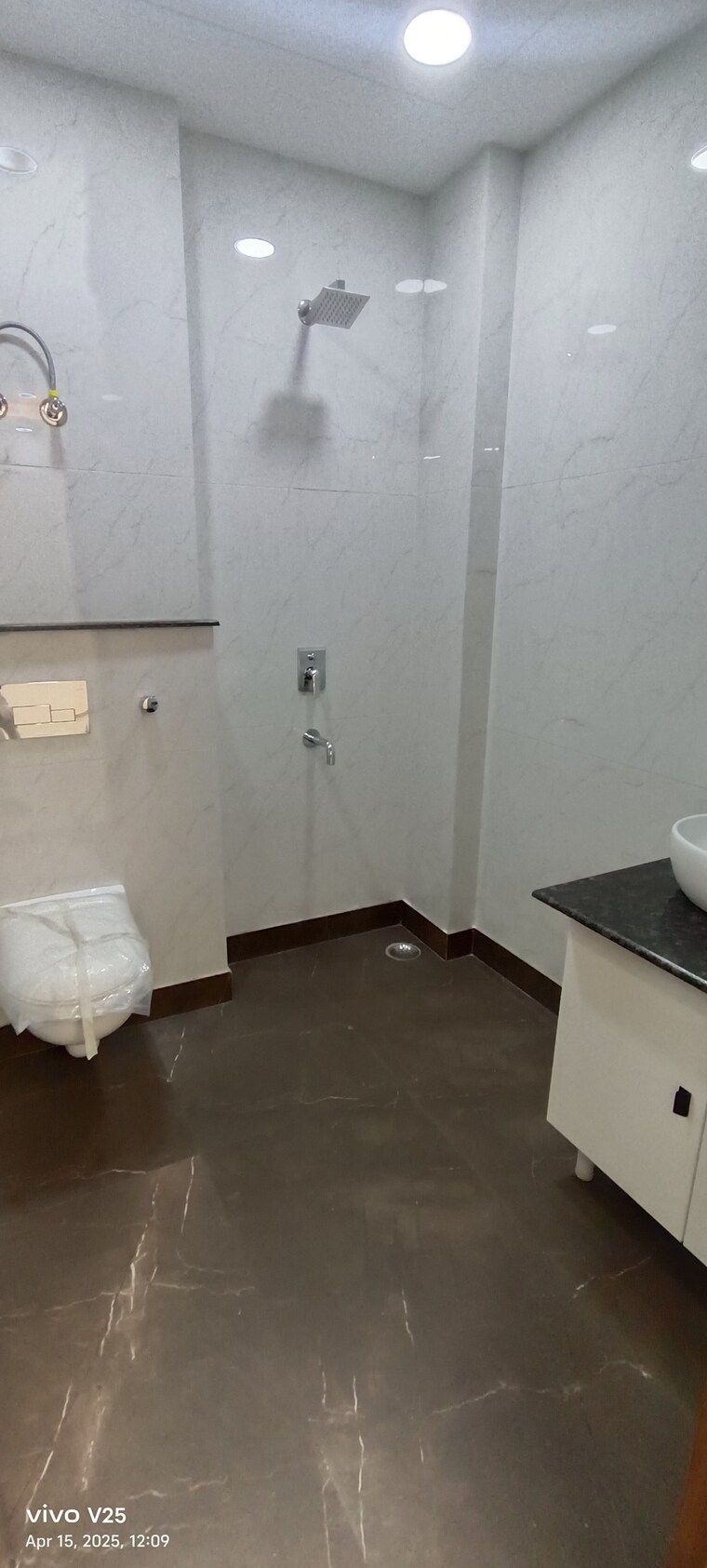 Bathroom, tirupati-complex-vaishali 4 Bedroom 2200 Sq.Ft. Builder Floor In Vaishali Sector 3 Ghaziabad 8485716