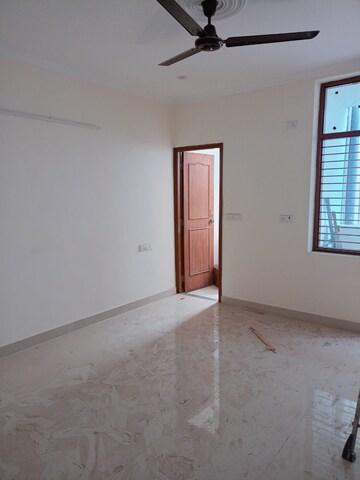 2 BHK Builder Floor For Rent in Sector 46
