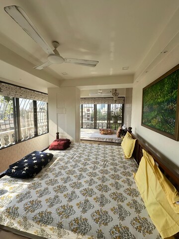 Master Bedroom in 4 BHK Apartment at Shams Palace, Bandra West – for Rent