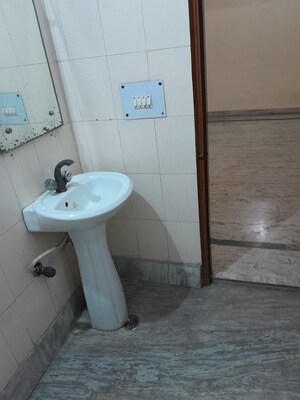 Master Bedroom in 5 BHK Independent House at RWA Apartments Sector 50, Sector 50 – for Sale