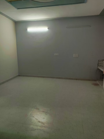 Room in 3 BHK Builder Floor at Sector 2 – for Rent