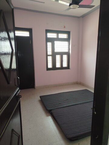 Master Bedroom in 3 BHK Builder Floor at Sector 2 – for Rent