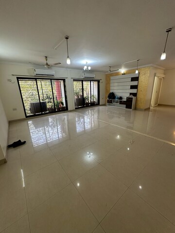 Living Room in 4 BHK Apartment at Suchidham Complex, Goregaon East – for Rent