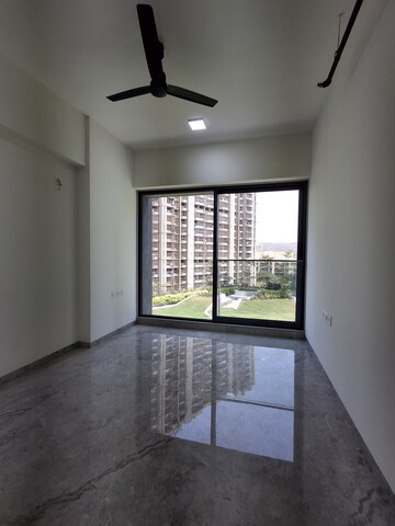 Master Bedroom in 3 BHK Apartment at Viceroy Savana, Kandivali East – for Rent