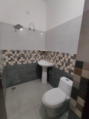 Master Bedroom in 2 BHK Builder Floor at Guru Nanak Enclave, Dhakoli Village – for Rent