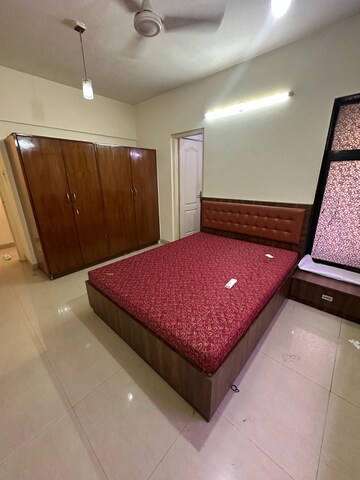 Master Bedroom in 4 BHK Apartment at Suchidham Complex, Goregaon East – for Rent