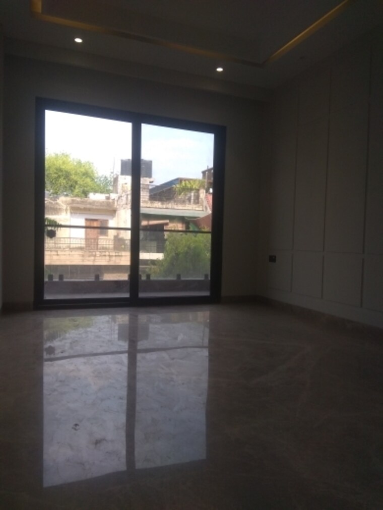 Master Bedroom, sukhdev vihar 4 Bedroom 300 Sq.Yd. Builder Floor In Sukhdev Vihar Delhi 8485888