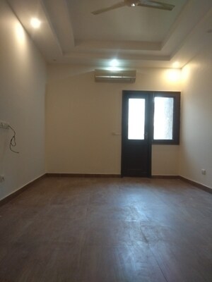 Master Bedroom in 4 BHK Builder Floor at Sukhdev Vihar – for Sale