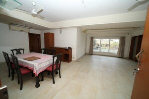 Living Room in 2 BHK Apartment at Jodhpur Park – for Sale