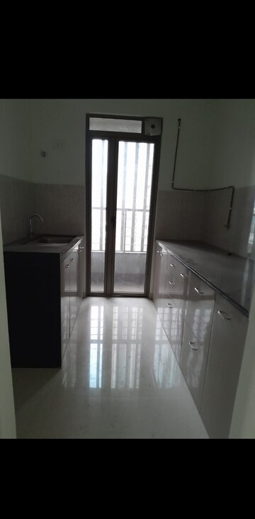 Master Bedroom in 2 BHK Apartment at Kalpataru Paramount, Kapur Bawdi – for Rent