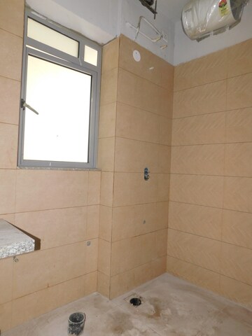Bathroom in 2 BHK Apartment at Kalpataru Immensa, Kolshet Road – for Sale