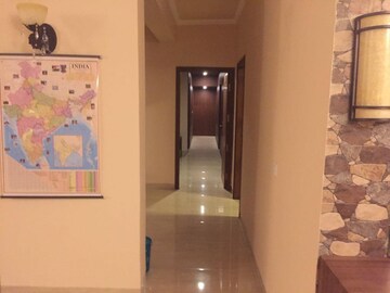 Building Lobby in 4 BHK Apartment at Unitech Heritage City, Sector 25 – for Rent