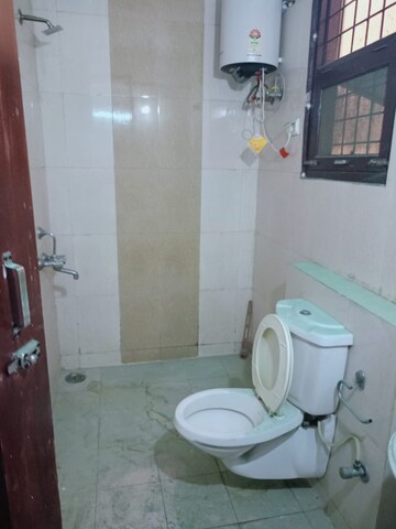 Bathroom in 2 BHK Builder Floor at Sector 39 – for Rent