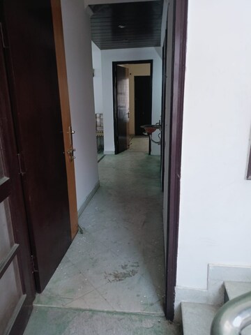 Building Lobby in 2 BHK Builder Floor at Sector 39 – for Rent