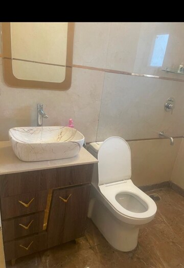 Bathroom in 3 BHK Builder Floor at SAS Tower, Sector 38 – for Rent