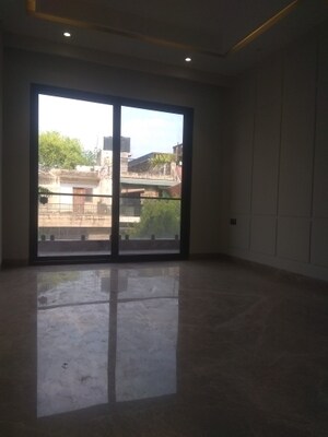 Room in 4 BHK Builder Floor at New Friends Colony – for Sale