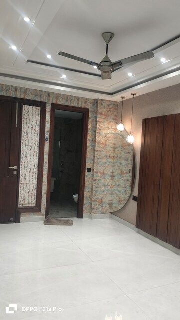 Bedroom in 4 BHK Apartment at Indraprastha – for Rent