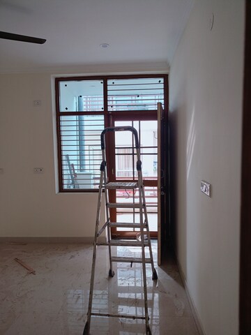 Staircase in 2 BHK Builder Floor at Sector 46 – for Rent