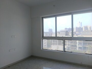 Room in 2 BHK Apartment at Kandivali East – for Sale