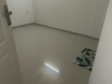 Room in 2 BHK Apartment at Kumar Kruti, Kalyani Nagar – for Rent