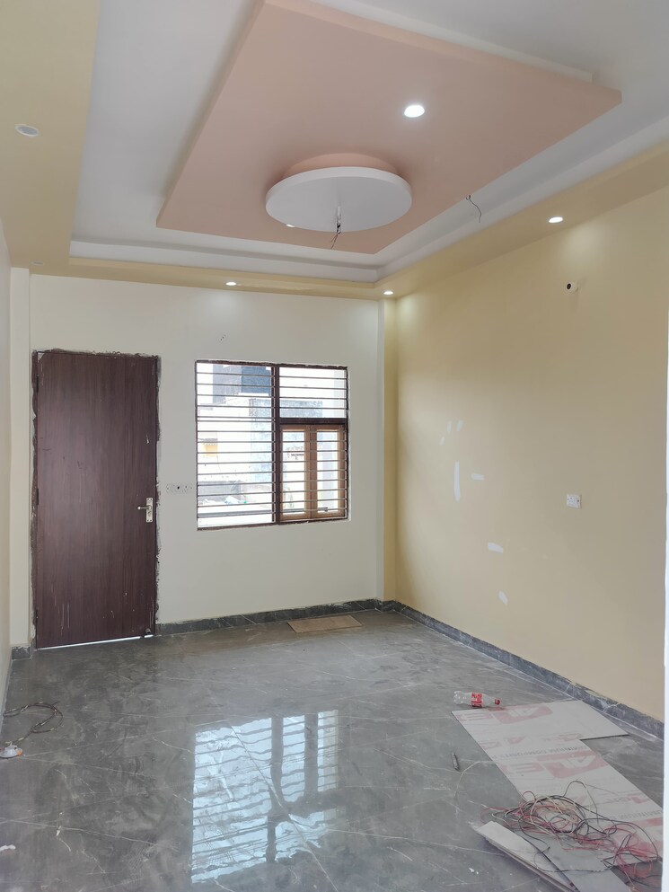 Room, prestigious-friends-colony 4 Bedroom 95 Sq.Yd. Independent House In Rasulpur Ghaziabad 8486394