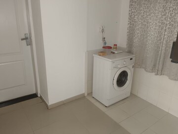 Bathroom in 2 BHK Apartment at Kumar Kruti, Kalyani Nagar – for Rent