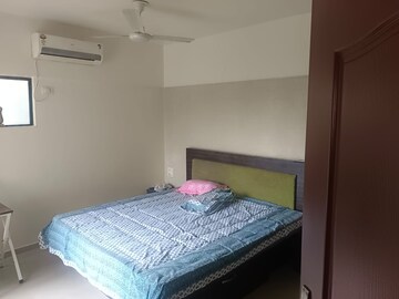 Bedroom in 2 BHK Apartment at Kumar Kruti, Kalyani Nagar – for Rent