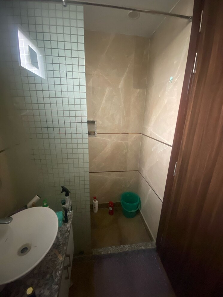 Bathroom, malviya nagar 2 Bedroom 900 Sq.Ft. Builder Floor In Malviya Nagar Delhi 8486447