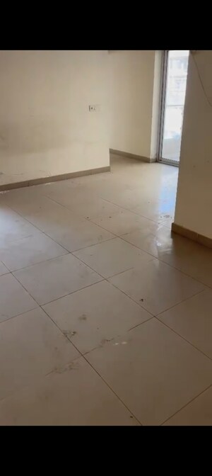 Room in 2 BHK Apartment at Gaurs Cascades, Raj Nagar Extension – for Sale