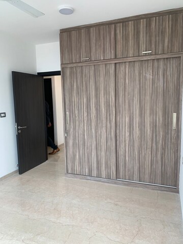 Room in 3 BHK Apartment at Oberoi Sky City, Borivali East – for Rent