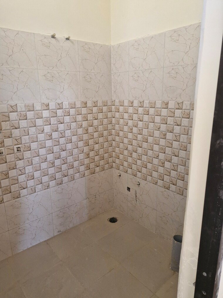 Bathroom, kharar mohali road 3 Bedroom 90 Sq.Yd. Independent House In Kharar Mohali Road Kharar 8486550