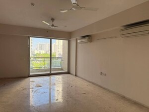 Room in 3 BHK Apartment at DLF The Ultima, Sector 81 – for Sale
