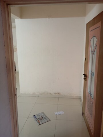 Room in 3 BHK Apartment at Bodakdev – for Rent
