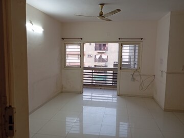 Room in 3 BHK Apartment at Bodakdev – for Rent