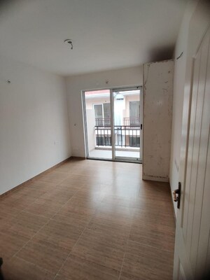 Room in 3 BHK Apartment at Sushma Valencia, Nagla Road – for Sale