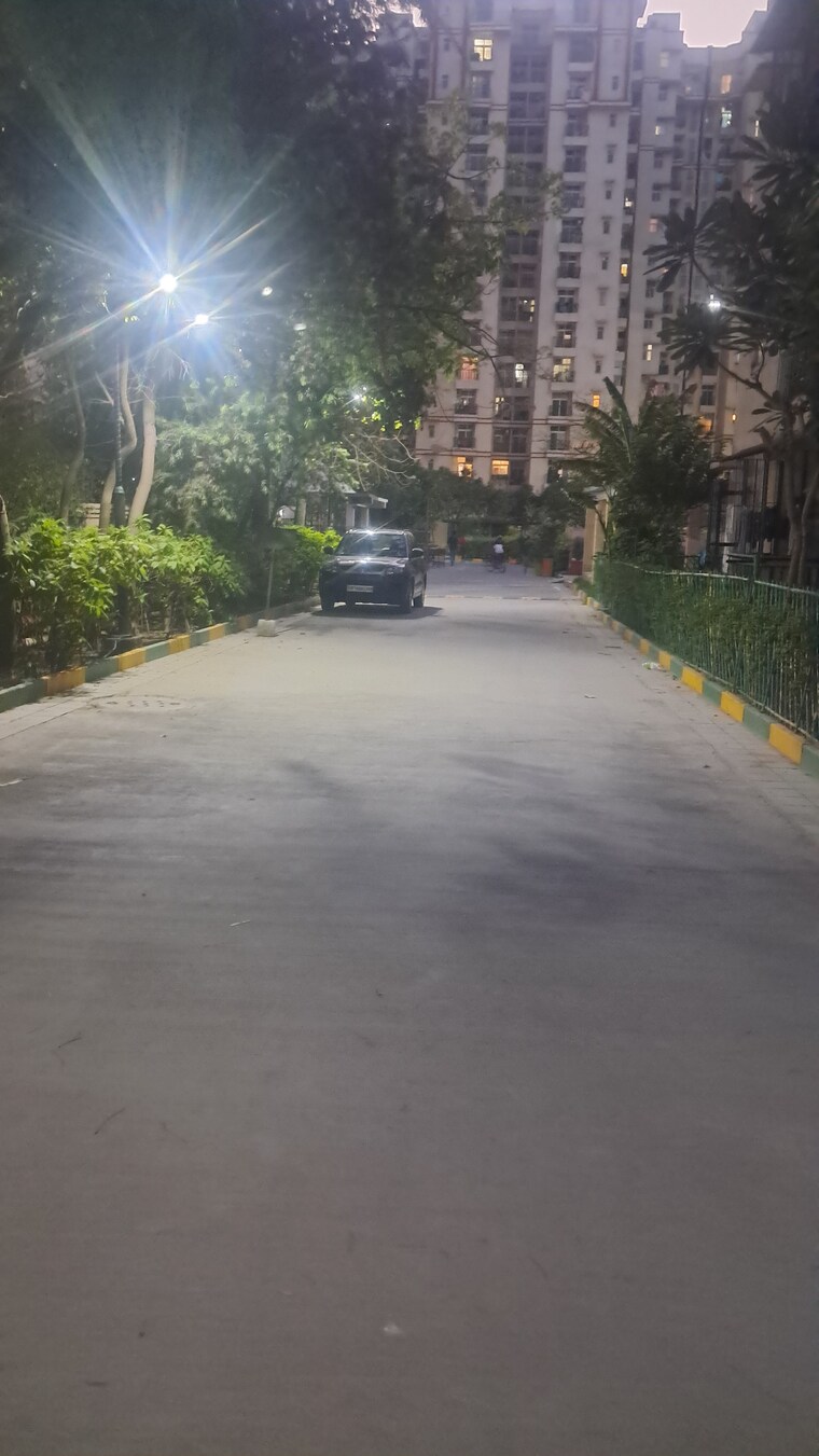 Balcony, amrapali-princely-estate 2.5 Bedroom 1015 Sq.Ft. Apartment In Sector 76 Noida 8487006