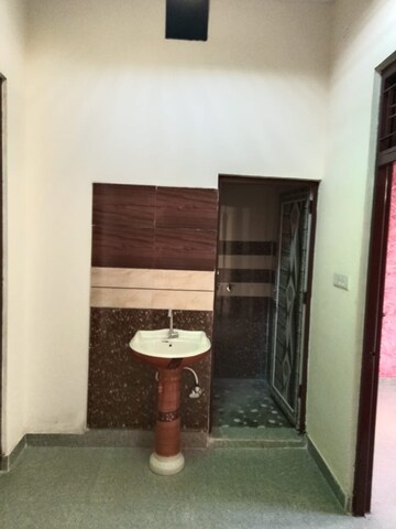 Master Bedroom in 3.5 BHK Villa at Suman Nagar – for Sale