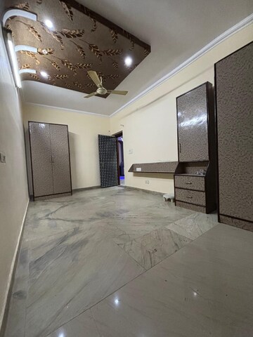Room in 3 BHK Apartment at Sector 17, Dwarka – for Rent