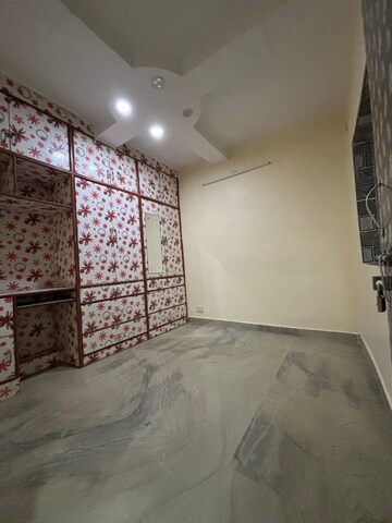 Room in 3 BHK Apartment at Sector 17, Dwarka – for Rent