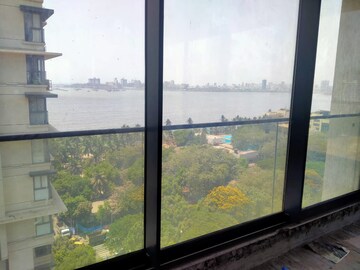 Room in 3 BHK Apartment at Dadar West – for Rent