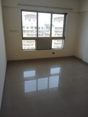 Room in 3 BHK Apartment at Nahar Amrit Shakti, Chandivali – for Sale