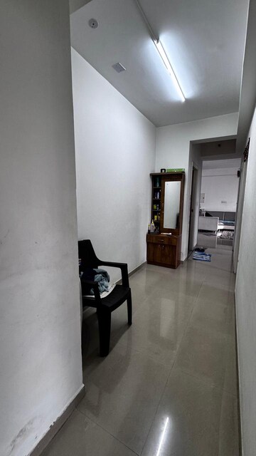 Room in 2.5 BHK Apartment at DLF Westend Heights New Town, Akshayanagar – for Rent